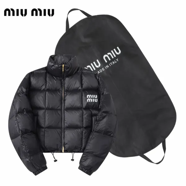 【Miumiu 公式旗艦店】ミュウミュウ ダウンジャケット ご好評に付き再入荷!241206 【Miumiu 公式旗艦店】ミュウミュウ ダウンジャケット ご好評に付き再入荷!241206