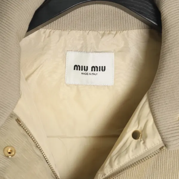 【Miumiu 公式旗艦店】ミュウミュウ ダウンジャケット ご好評に付き再入荷!241206 【Miumiu 公式旗艦店】ミュウミュウ ダウンジャケット ご好評に付き再入荷!241206