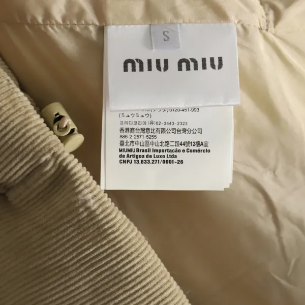 【Miumiu 公式旗艦店】ミュウミュウ ダウンジャケット ご好評に付き再入荷!241206 【Miumiu 公式旗艦店】ミュウミュウ ダウンジャケット ご好評に付き再入荷!241206