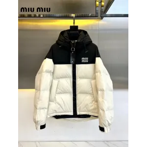 【Miumiu  公式旗艦店】ミュウミュウ ダウンジャケット ご好評に付き再入荷！241206