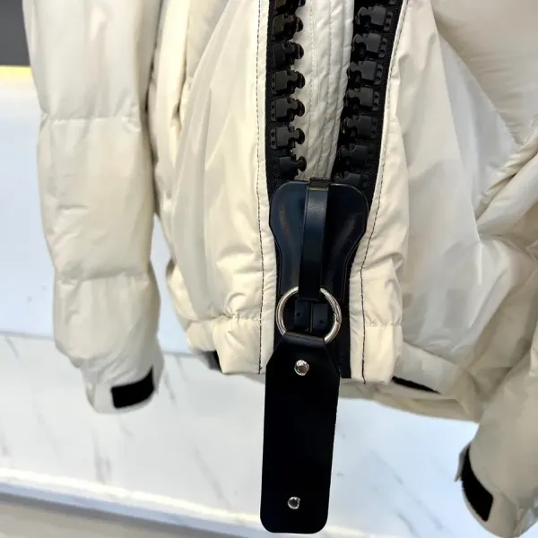 【Miumiu 公式旗艦店】ミュウミュウ ダウンジャケット ご好評に付き再入荷!241206 【Miumiu 公式旗艦店】ミュウミュウ ダウンジャケット ご好評に付き再入荷!241206