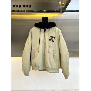【Miumiu  公式旗艦店】ミュウミュウ ダウンジャケット ご好評に付き再入荷！241206