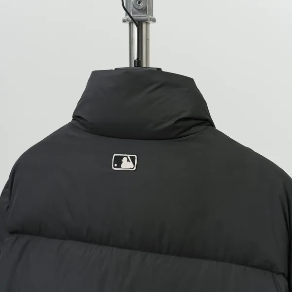 New York Yankees NY 【MLB 公式旗艦店】ヤンキース ダウンジャケット好評に付き再入荷!241227 New York Yankees NY 【MLB 公式旗艦店】ヤンキース ダウンジャケット好評に付き再入荷!241227