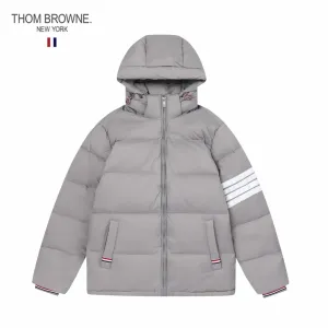 【ThomBrowne 公式旗艦店】トムブラウン ダウンジャケット ご好評に付き再入荷!241228 【ThomBrowne 公式旗艦店】トムブラウン ダウンジャケット ご好評に付き再入荷!241228