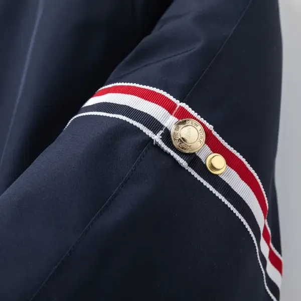 【ThomBrowne 公式旗艦店】トムブラウン ダウンジャケット ご好評に付き再入荷!241228 【ThomBrowne 公式旗艦店】トムブラウン ダウンジャケット ご好評に付き再入荷!241228