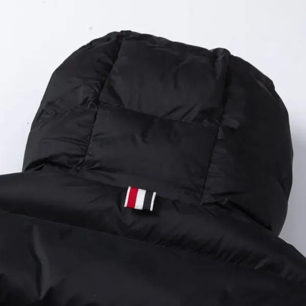 【ThomBrowne 公式旗艦店】トムブラウン ダウンジャケット ご好評に付き再入荷!241228 【ThomBrowne 公式旗艦店】トムブラウン ダウンジャケット ご好評に付き再入荷!241228