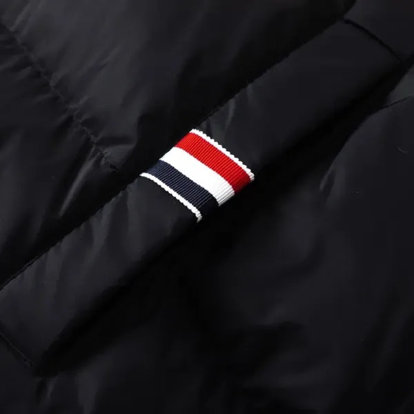 【ThomBrowne 公式旗艦店】トムブラウン ダウンジャケット ご好評に付き再入荷!241228 【ThomBrowne 公式旗艦店】トムブラウン ダウンジャケット ご好評に付き再入荷!241228