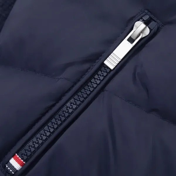 【ThomBrowne 公式旗艦店】トムブラウン ダウンジャケット ご好評に付き再入荷!241228 【ThomBrowne 公式旗艦店】トムブラウン ダウンジャケット ご好評に付き再入荷!241228