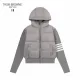 【ThomBrowne  公式旗艦店】トムブラウン  ダウンジャケット ご好評に付き再入荷！241228