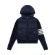 【ThomBrowne  公式旗艦店】トムブラウン  ダウンジャケット ご好評に付き再入荷！241228
