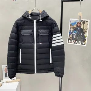 【ThomBrowne 公式旗艦店】トムブラウン ダウンジャケット ご好評に付き再入荷!241228 【ThomBrowne 公式旗艦店】トムブラウン ダウンジャケット ご好評に付き再入荷!241228