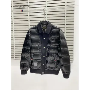 【ThomBrowne   公式旗艦店】トムブラウン  ダウンジャケット ご好評に付き再入荷！241228