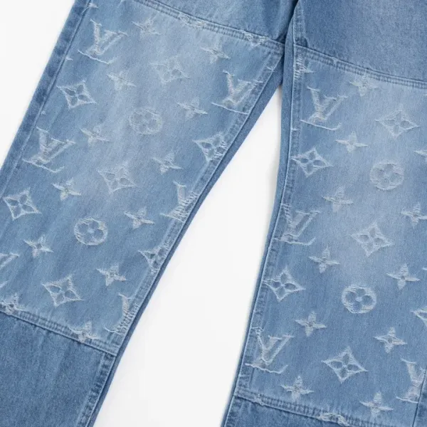 LV【LOUIS VUITTON 公式旗艦店】 ルイヴィトン ジーパン ご好評に付き再入荷! 241218 LV【LOUIS VUITTON 公式旗艦店】 ルイヴィトン ジーパン ご好評に付き再入荷! 241218