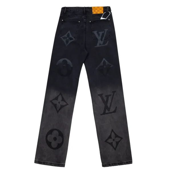 LV【LOUIS VUITTON 公式旗艦店】 ルイヴィトン ジーパン ご好評に付き再入荷! 241218 LV【LOUIS VUITTON 公式旗艦店】 ルイヴィトン ジーパン ご好評に付き再入荷! 241218
