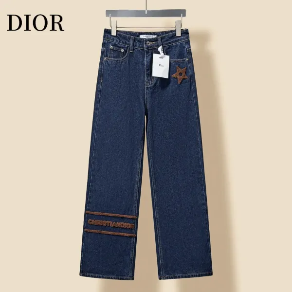 【DIOR 公式旗艦店】ディオール  ジーパン  ご好評に付き再入荷！ 241218