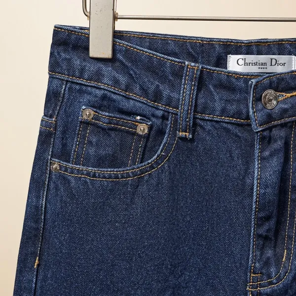 【DIOR 公式旗艦店】ディオール  ジーパン  ご好評に付き再入荷！ 241218