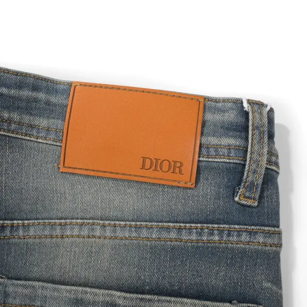 【DIOR 公式旗艦店】 ディオール ジーパン ご好評に付き再入荷 240831 【DIOR 公式旗艦店】 ディオール ジーパン ご好評に付き再入荷 240831