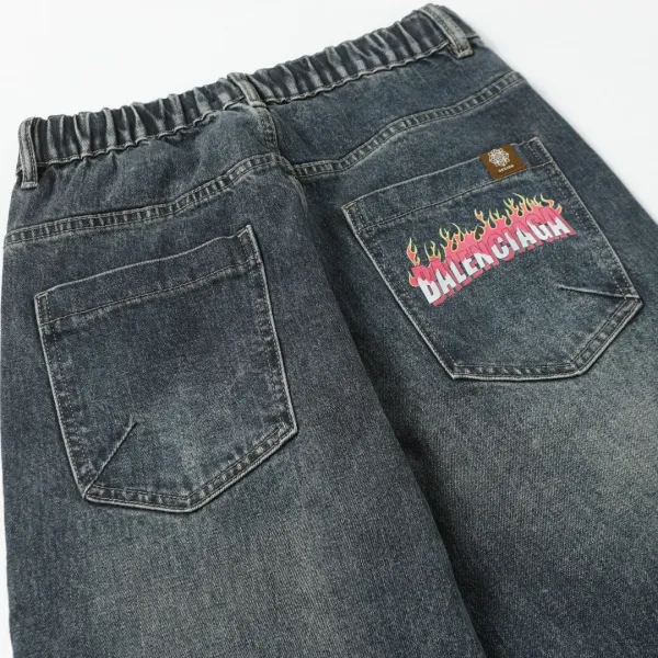 【BALENCIAGA 公式旗艦店】バレンシアガ ジーパン ご好評に付き再入荷! 241219 【BALENCIAGA 公式旗艦店】バレンシアガ ジーパン ご好評に付き再入荷! 241219