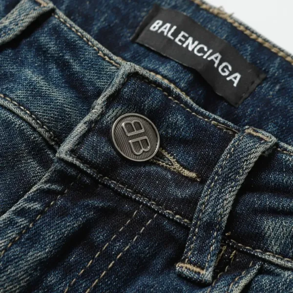 【2026】【BALENCIAGA 公式旗艦店】バレンシアガ ジーパン ご好評に付き再入荷! 241219 【2026】【BALENCIAGA 公式旗艦店】バレンシアガ ジーパン ご好評に付き再入荷! 241219
