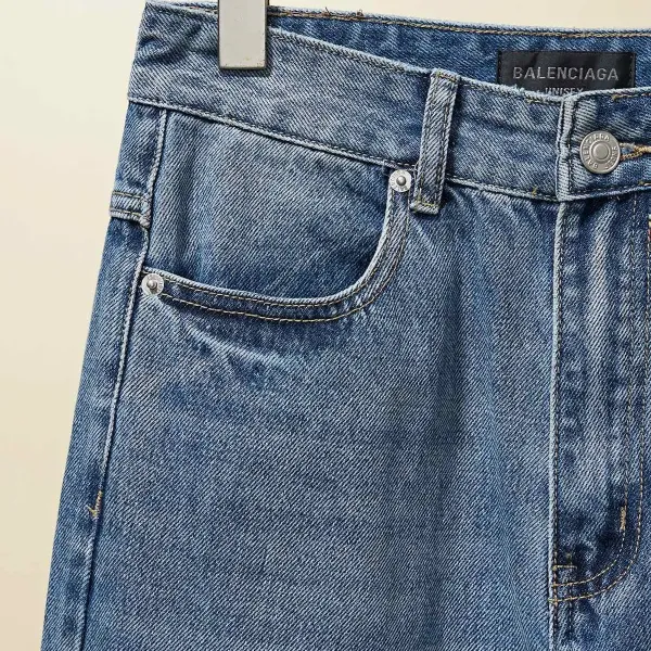 【BALENCIAGA 公式旗艦店】 バレンシアガ ジーパン ご好評に付き再入荷! 241219 【BALENCIAGA 公式旗艦店】 バレンシアガ ジーパン ご好評に付き再入荷! 241219