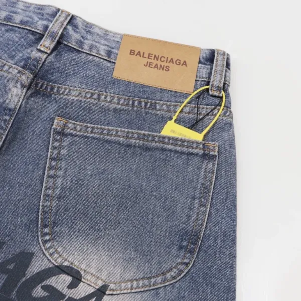 【BALENCIAGA 公式旗艦店】バレンシアガ ジーパン ご好評に付き再入荷 240830 【BALENCIAGA 公式旗艦店】バレンシアガ ジーパン ご好評に付き再入荷 240830