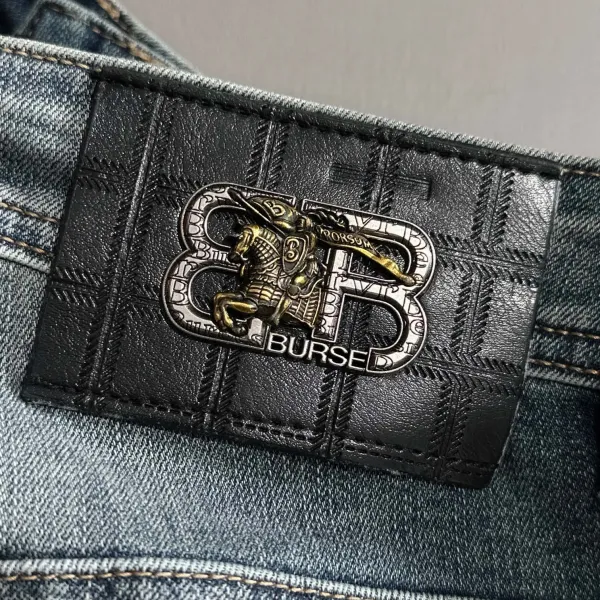 【BURBERRY 公式旗艦店】バーバリー ジーパン ご好評に付き再入荷! 241220 【BURBERRY 公式旗艦店】バーバリー ジーパン ご好評に付き再入荷! 241220