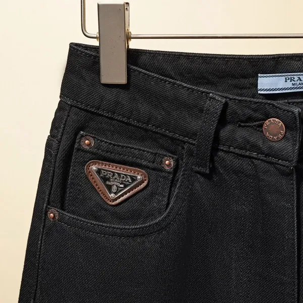 【PRADA 公式旗艦店】プラダ ジーパン ご好評に付き再入荷! 241220 【PRADA 公式旗艦店】プラダ ジーパン ご好評に付き再入荷! 241220