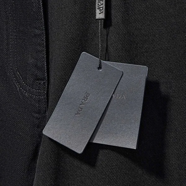 【PRADA 公式旗艦店】プラダ ジーパン ご好評に付き再入荷! 241220 【PRADA 公式旗艦店】プラダ ジーパン ご好評に付き再入荷! 241220