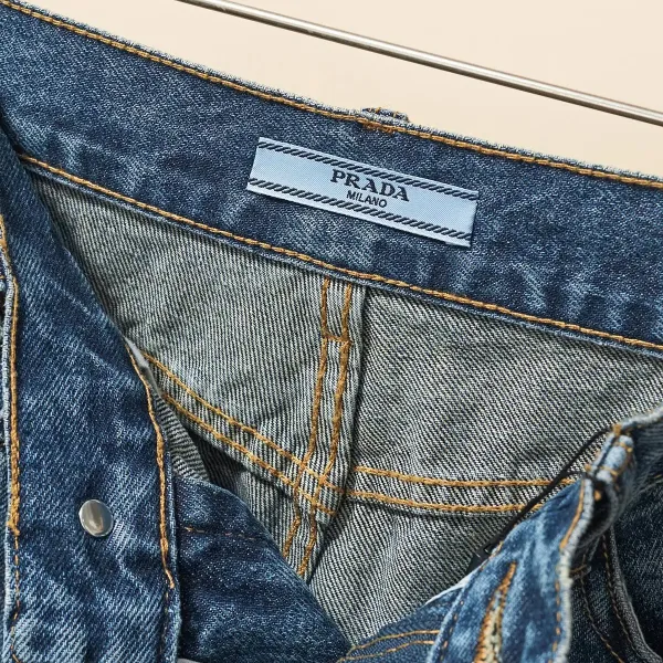 【PRADA 公式旗艦店】プラダ ジーパン ご好評に付き再入荷! 241220 【PRADA 公式旗艦店】プラダ ジーパン ご好評に付き再入荷! 241220
