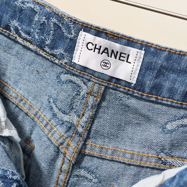 【CHANEL 公式旗艦店】シャネル ジーパン ご好評に付き再入荷! 241220 【CHANEL 公式旗艦店】シャネル ジーパン ご好評に付き再入荷! 241220