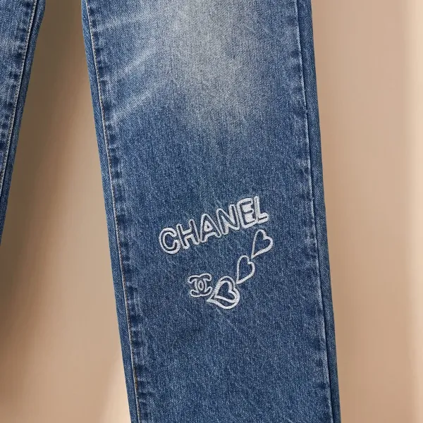 【CHANEL 公式旗艦店】シャネル ジーパン ご好評に付き再入荷! 241220 【CHANEL 公式旗艦店】シャネル ジーパン ご好評に付き再入荷! 241220
