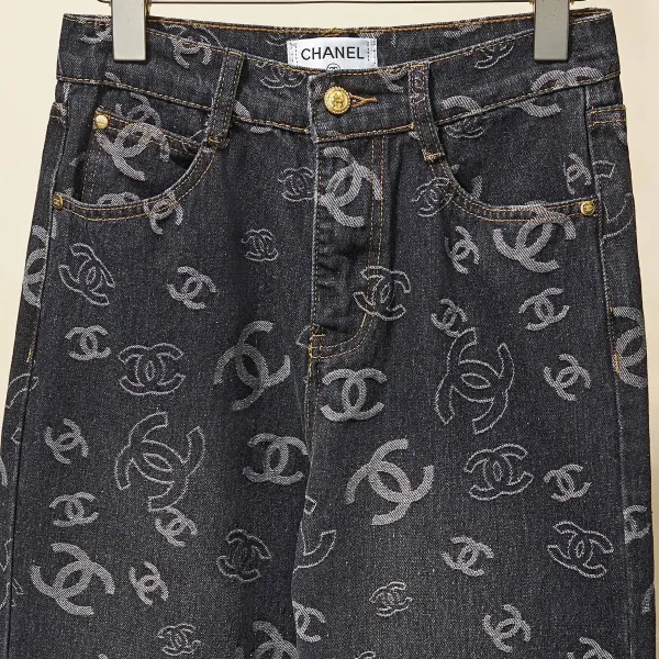 【CHANEL  公式旗艦店】シャネル    ジーパン  ご好評に付き再入荷！ 241220