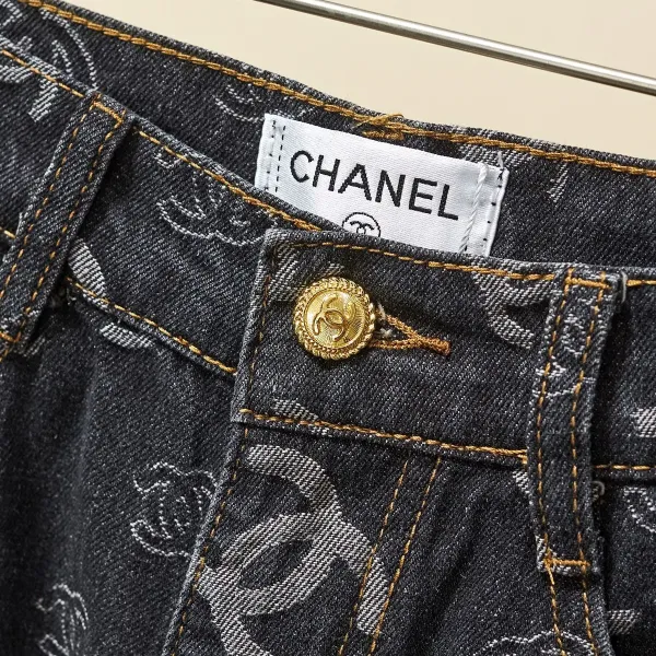 【CHANEL  公式旗艦店】シャネル    ジーパン  ご好評に付き再入荷！ 241220