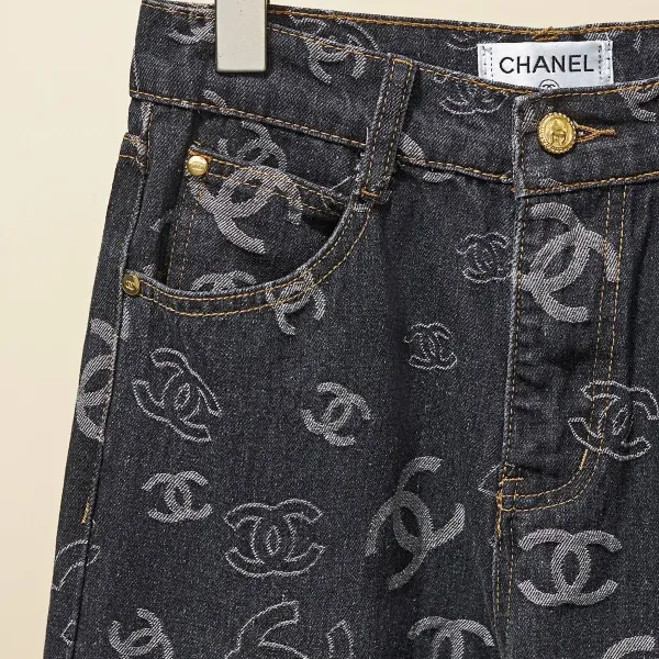 【CHANEL  公式旗艦店】シャネル    ジーパン  ご好評に付き再入荷！ 241220