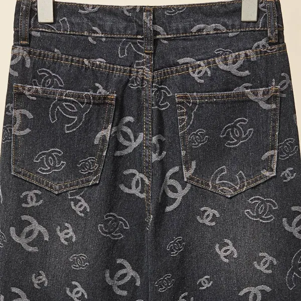 【CHANEL  公式旗艦店】シャネル    ジーパン  ご好評に付き再入荷！ 241220
