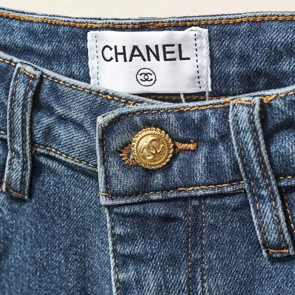 【CHANEL  公式旗艦店】シャネル    ジーパン  ご好評に付き再入荷！ 241220
