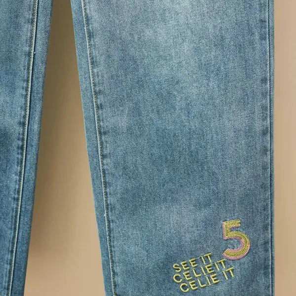 【CHANEL  公式旗艦店】シャネル    ジーパン  ご好評に付き再入荷！ 241218