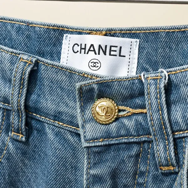 【CHANEL 公式旗艦店】シャネル ジーパン ご好評に付き再入荷! 241218 【CHANEL 公式旗艦店】シャネル ジーパン ご好評に付き再入荷! 241218