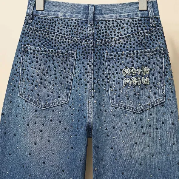 【Miumiu 公式旗艦店】ミュウミュウ ジーパン ご好評に付き再入荷! 241219 【Miumiu 公式旗艦店】ミュウミュウ ジーパン ご好評に付き再入荷! 241219