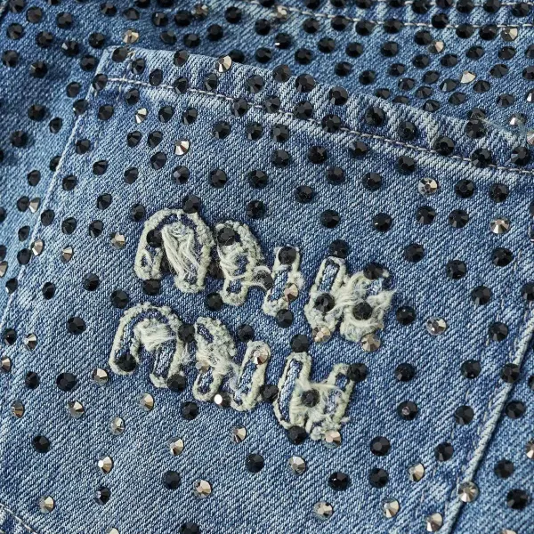 【Miumiu 公式旗艦店】ミュウミュウ ジーパン ご好評に付き再入荷! 241219 【Miumiu 公式旗艦店】ミュウミュウ ジーパン ご好評に付き再入荷! 241219