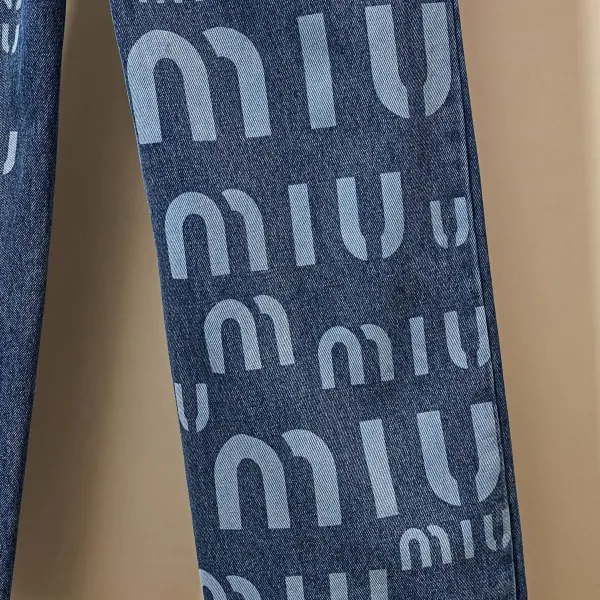 【Miumiu 公式旗艦店】ミュウミュウ ジーパン ご好評に付き再入荷! 241219 【Miumiu 公式旗艦店】ミュウミュウ ジーパン ご好評に付き再入荷! 241219