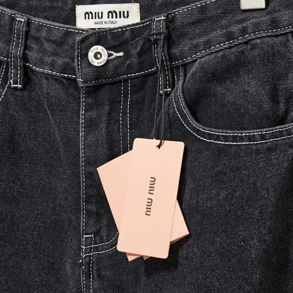 【Miumiu  公式旗艦店】ミュウミュウ  ジーパン  ご好評に付き再入荷！ 241219