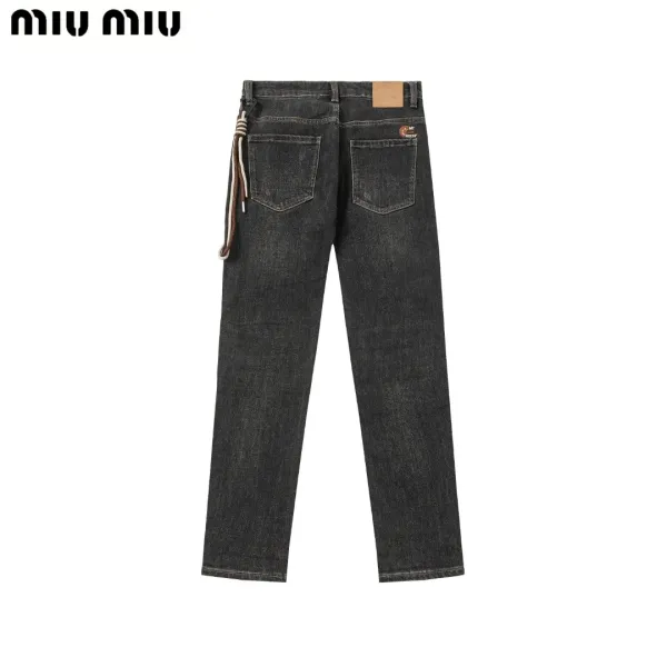 【Miumiu 公式旗艦店】ミュウミュウ ジーパン ご好評に付き再入荷! 241219 【Miumiu 公式旗艦店】ミュウミュウ ジーパン ご好評に付き再入荷! 241219