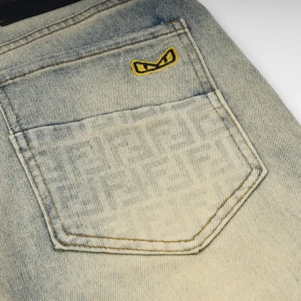 【FENDI 公式旗艦店】フェンディ ジーパン ご好評に付き再入荷! 241220 【FENDI 公式旗艦店】フェンディ ジーパン ご好評に付き再入荷! 241220