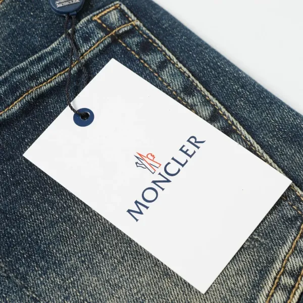 【MONCLER 公式旗艦店】 モンクレール ジーパン ご好評に付き再入荷! 241220 【MONCLER 公式旗艦店】 モンクレール ジーパン ご好評に付き再入荷! 241220