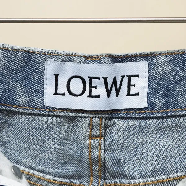 【LOEWE 公式旗艦店】 ロエベ ジーパン ご好評に付き再入荷! 241219 【LOEWE 公式旗艦店】 ロエベ ジーパン ご好評に付き再入荷! 241219
