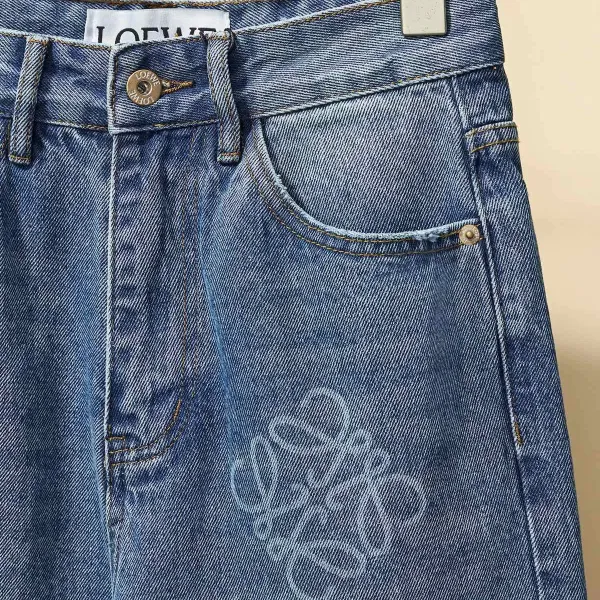 【LOEWE 公式旗艦店】 ロエベ ジーパン ご好評に付き再入荷! 241219 【LOEWE 公式旗艦店】 ロエベ ジーパン ご好評に付き再入荷! 241219