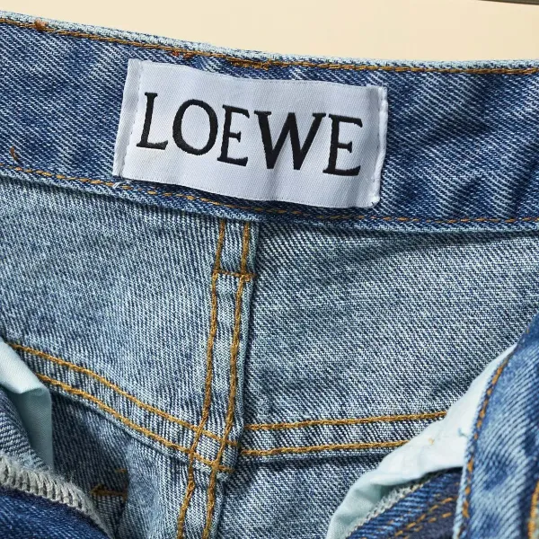 【LOEWE 公式旗艦店】 ロエベ ジーパン ご好評に付き再入荷! 241219 【LOEWE 公式旗艦店】 ロエベ ジーパン ご好評に付き再入荷! 241219