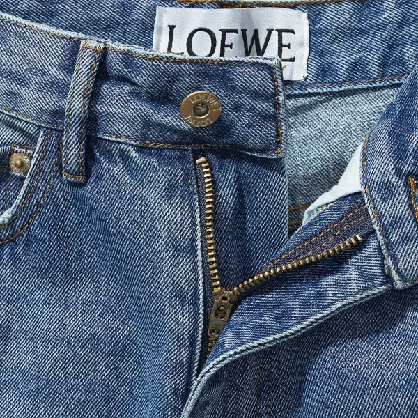 【LOEWE 公式旗艦店】 ロエベ ジーパン ご好評に付き再入荷! 241219 【LOEWE 公式旗艦店】 ロエベ ジーパン ご好評に付き再入荷! 241219