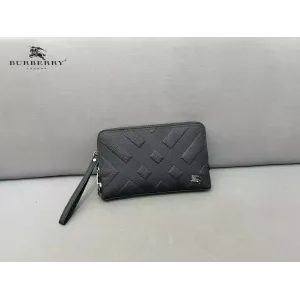 【BURBERRY 公式旗艦店】バーバリー クラッチバッグ 当日出荷 好評に付き再入荷!26*16CM 【BURBERRY 公式旗艦店】バーバリー クラッチバッグ 当日出荷 好評に付き再入荷!26*16CM